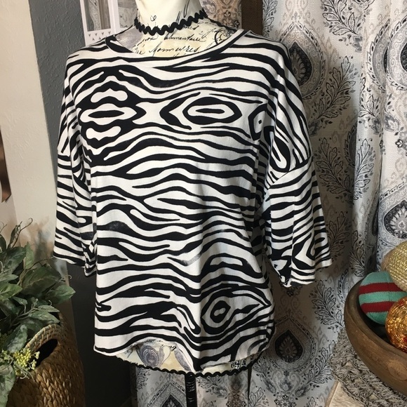 Grayson Threads zebra striped crop top - Picture 2 of 9